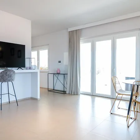 Attico Leopardi 100 - By Sardinianworld 公寓 Càbras